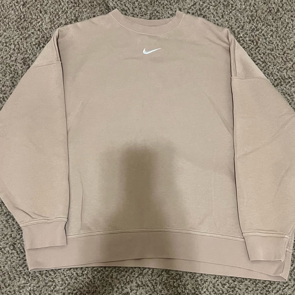 Nike Center Chest Logo Crewneck Oversized good condition